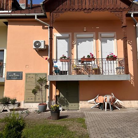 Balàzs Apartman Eger Quarto foto