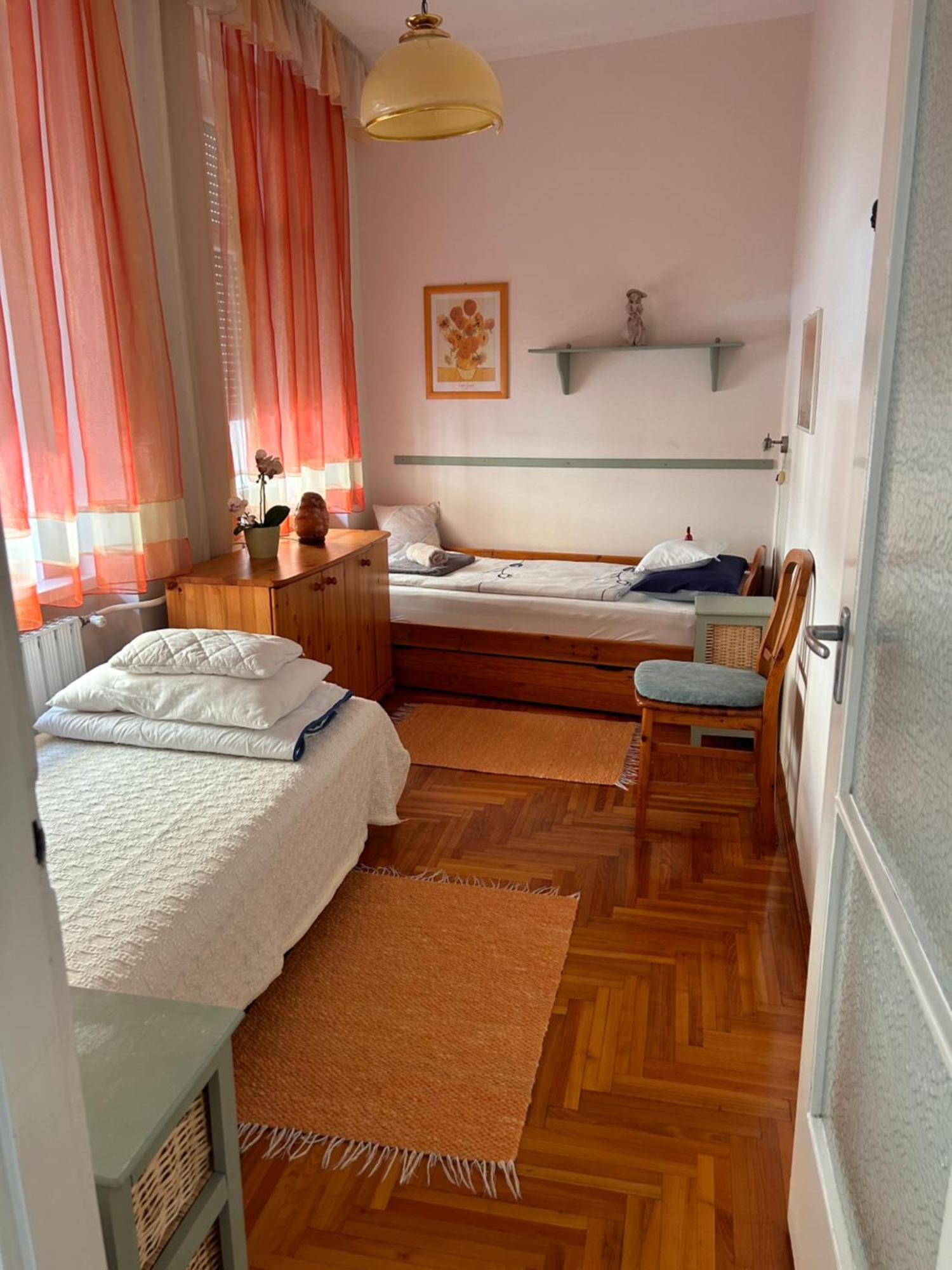 Balàzs Apartman Eger Quarto foto