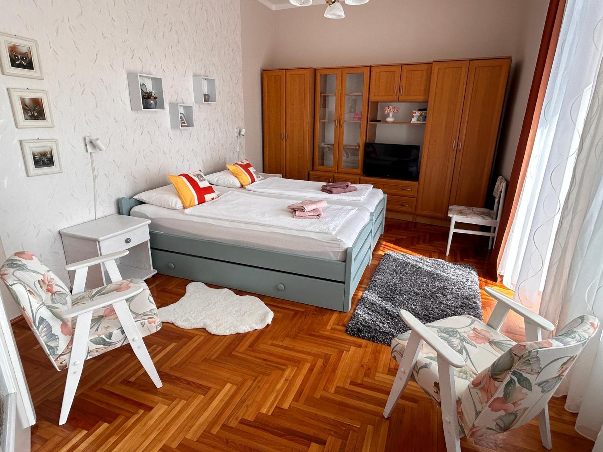 Balàzs Apartman Eger Quarto foto