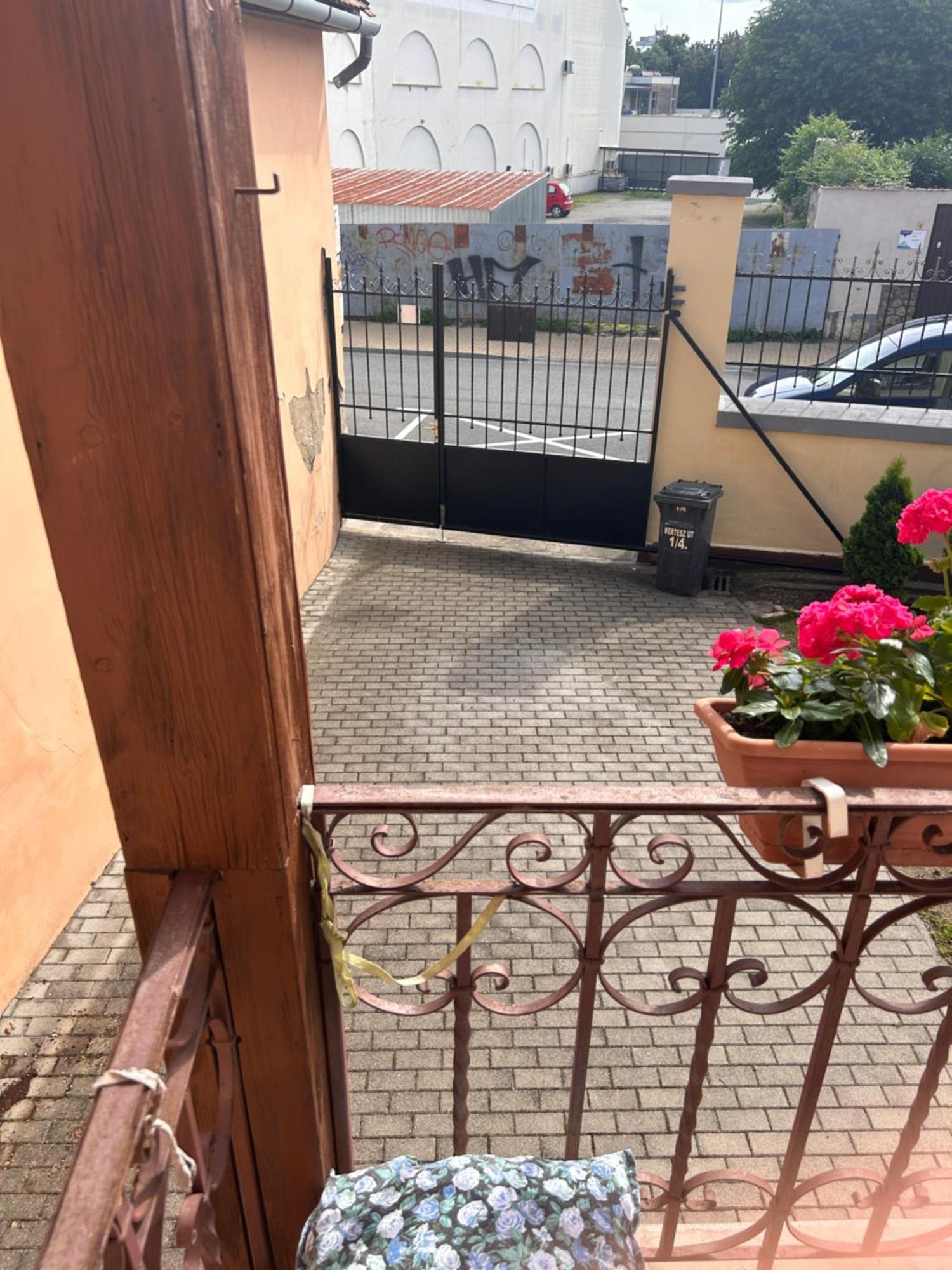 Balàzs Apartman Eger Quarto foto